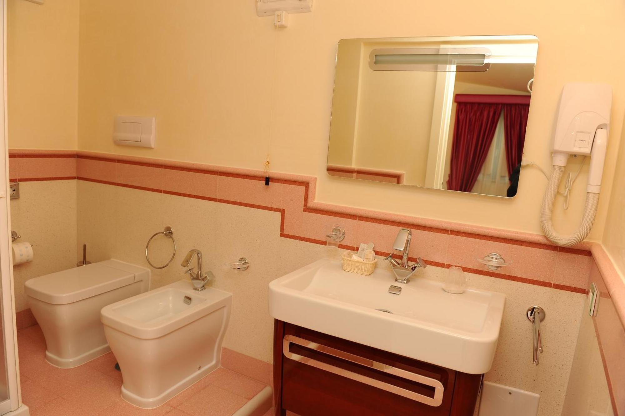 Albergo Le Dodici Lune Montecorvino Rovella Szoba fotó